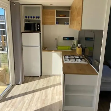 Кемпинг De La 3*